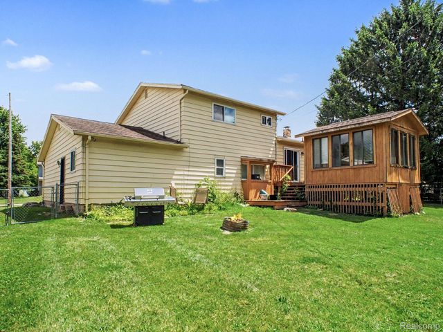428 Carrie Drive, Flushing, MI 48433