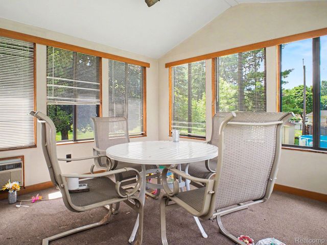 428 Carrie Drive, Flushing, MI 48433