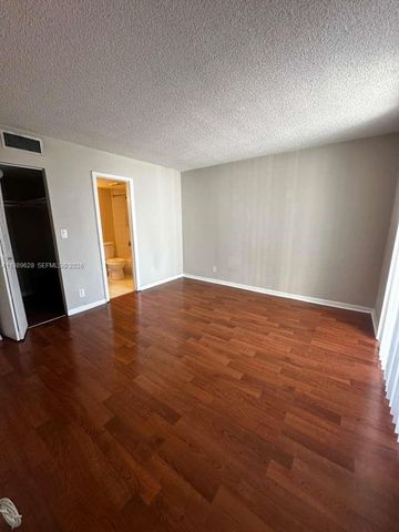 2903 N Miami Beach Blvd 805, North Miami Beach, FL 33160