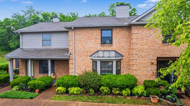 226 Ellington Pl, Madison, TN 37115