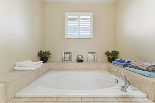 2399 Anita Ct, Tracy, CA 95304