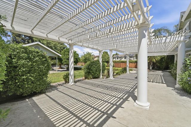 2399 Anita Ct, Tracy, CA 95304