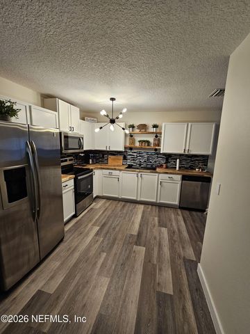 5463 OLD COLONY Drive, Jacksonville, FL 32222