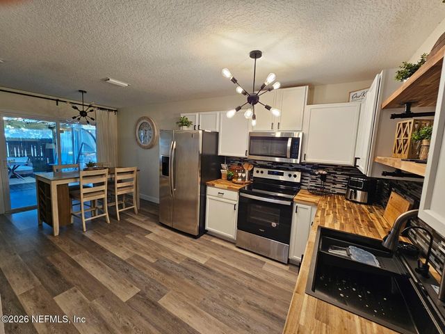 5463 OLD COLONY Drive, Jacksonville, FL 32222