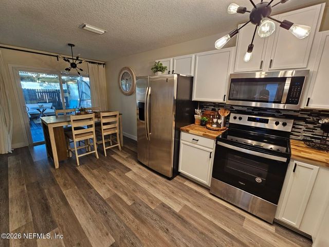 5463 OLD COLONY Drive, Jacksonville, FL 32222