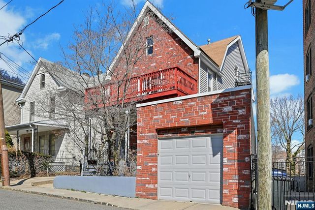 30 Columbia Terrace 2, Edgewater, NJ 07020