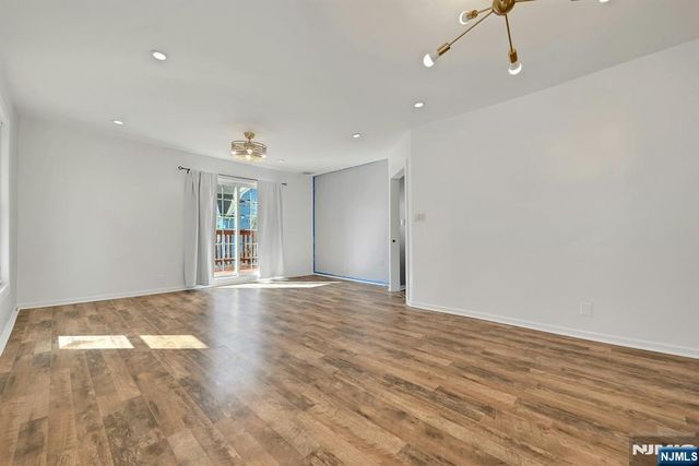 30 Columbia Terrace 2, Edgewater, NJ 07020