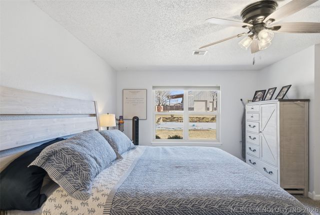 15519 S 298th East Avenue, Coweta, OK 74429