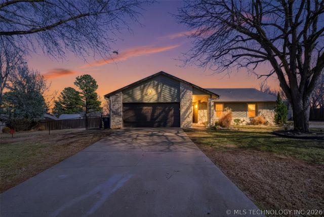 15519 S 298th East Avenue, Coweta, OK 74429