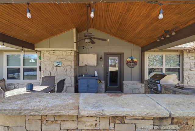 15519 S 298th East Avenue, Coweta, OK 74429