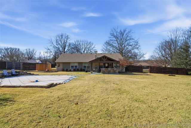 15519 S 298th East Avenue, Coweta, OK 74429