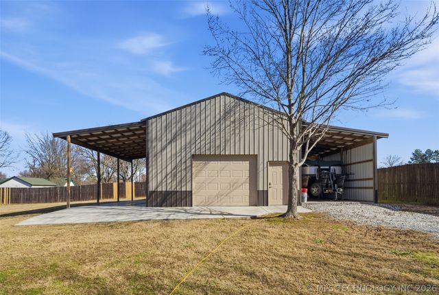 15519 S 298th East Avenue, Coweta, OK 74429