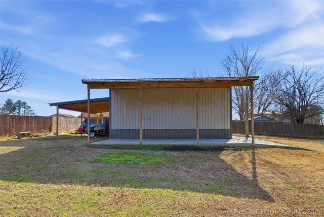 15519 S 298th East Avenue, Coweta, OK 74429
