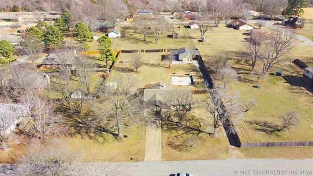 15519 S 298th East Avenue, Coweta, OK 74429