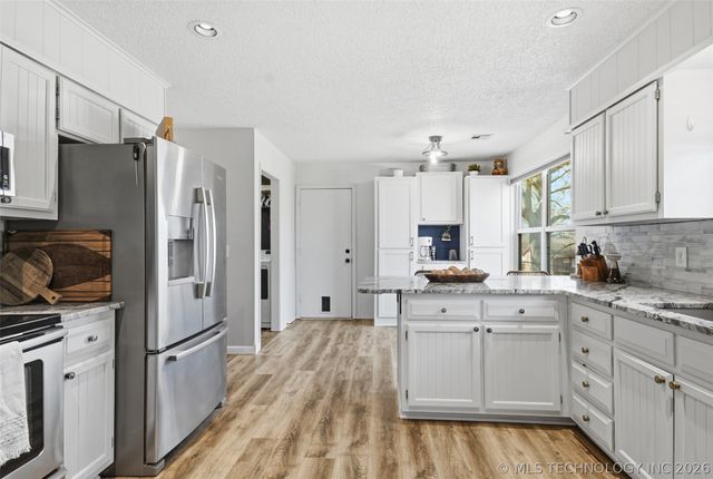 15519 S 298th East Avenue, Coweta, OK 74429