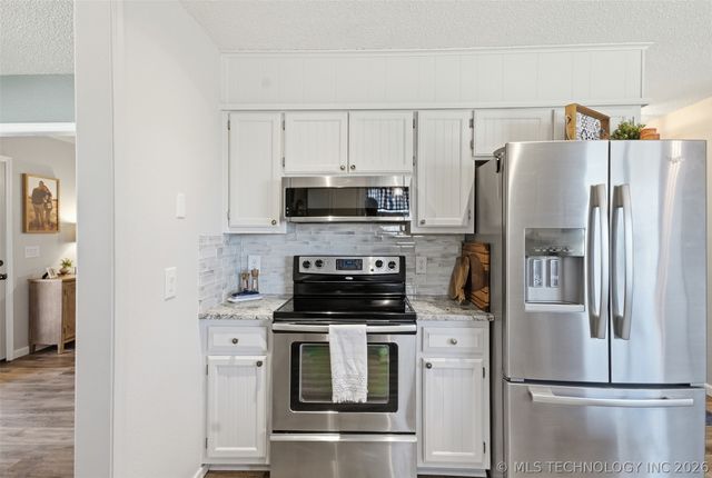 15519 S 298th East Avenue, Coweta, OK 74429