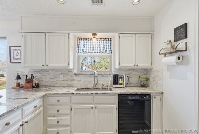 15519 S 298th East Avenue, Coweta, OK 74429