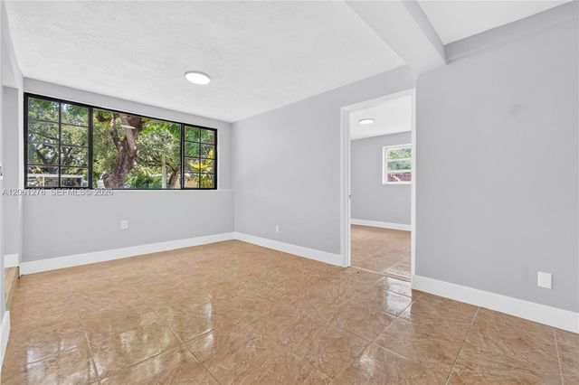 4011 SW 32nd St, West Park, FL 33023