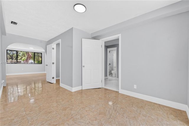 4011 SW 32nd St, West Park, FL 33023