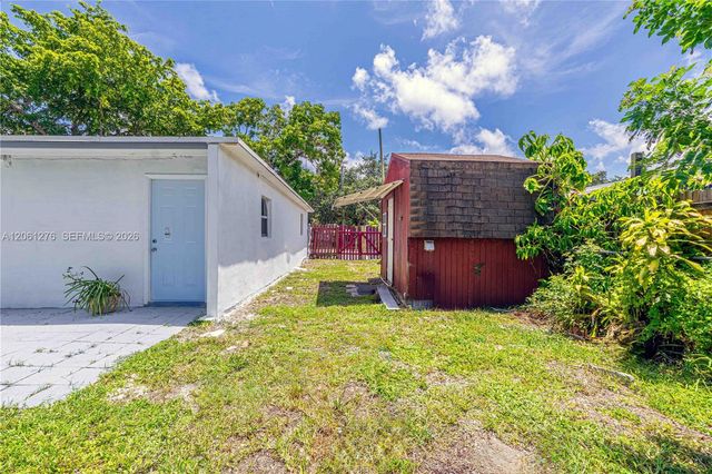 4011 SW 32nd St, West Park, FL 33023