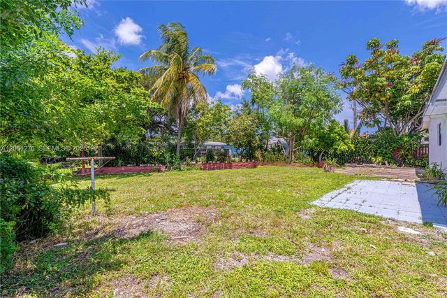 4011 SW 32nd St, West Park, FL 33023