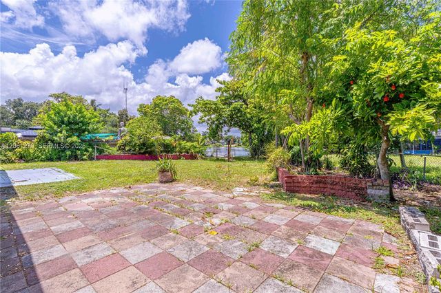 4011 SW 32nd St, West Park, FL 33023