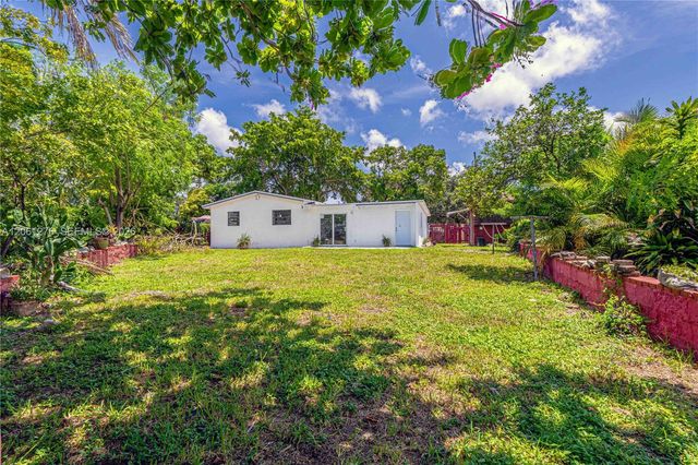 4011 SW 32nd St, West Park, FL 33023