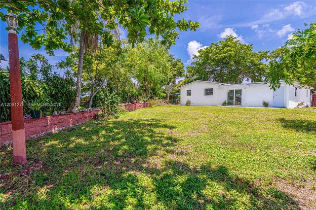 4011 SW 32nd St, West Park, FL 33023