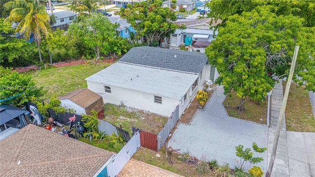 4011 SW 32nd St, West Park, FL 33023