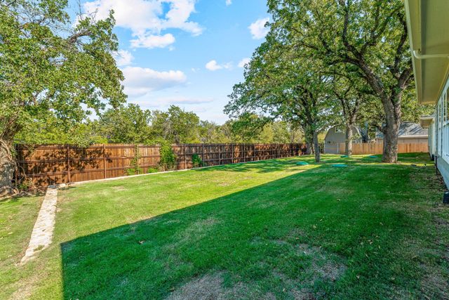 809 Branding Iron Trail, Granbury, TX 76049