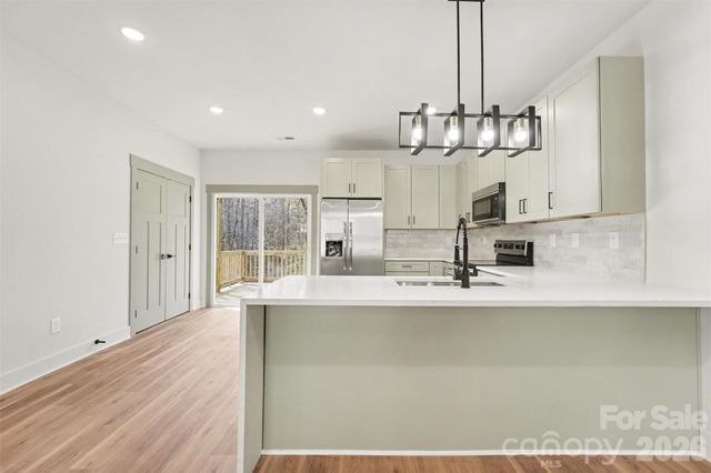 427 W Ballard Street, Cherryville, NC 28021