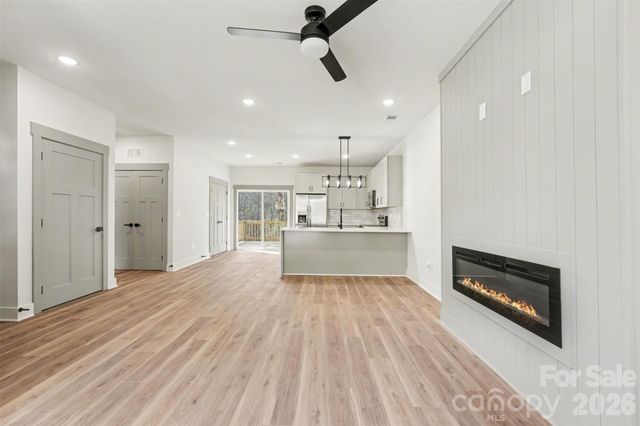 427 W Ballard Street, Cherryville, NC 28021