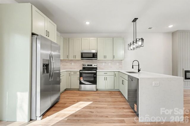 427 W Ballard Street, Cherryville, NC 28021