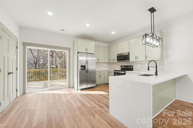 427 W Ballard Street, Cherryville, NC 28021