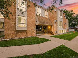 28428 W 8 Mile Road C10, Farmington Hills, MI 48336