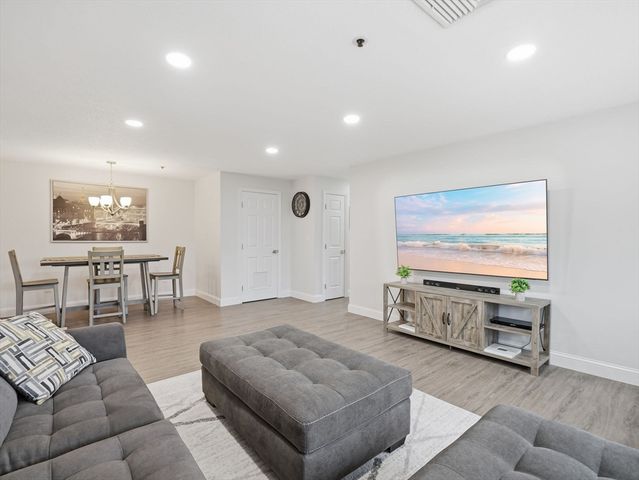 38 Dunham Rd 310, Beverly, MA 01915