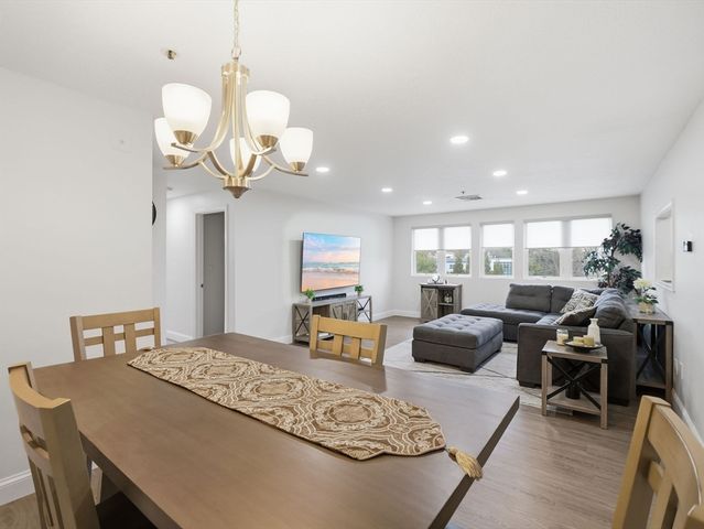 38 Dunham Rd 310, Beverly, MA 01915