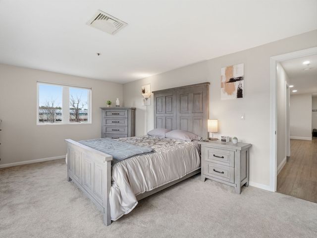 38 Dunham Rd 310, Beverly, MA 01915