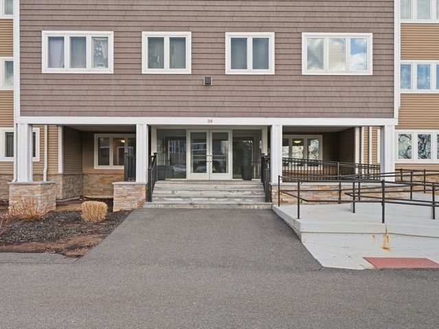 38 Dunham Rd 310, Beverly, MA 01915
