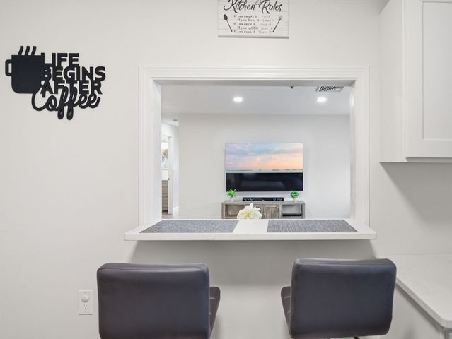 38 Dunham Rd 310, Beverly, MA 01915