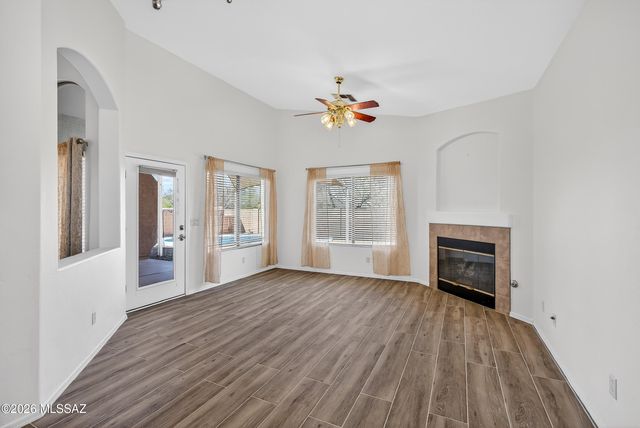 7463 N Bradstreet Drive, Tucson, AZ 85743