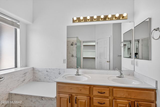 7463 N Bradstreet Drive, Tucson, AZ 85743