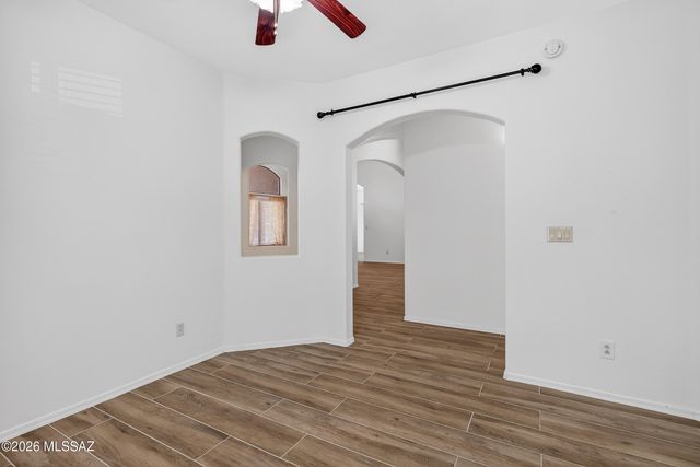 7463 N Bradstreet Drive, Tucson, AZ 85743