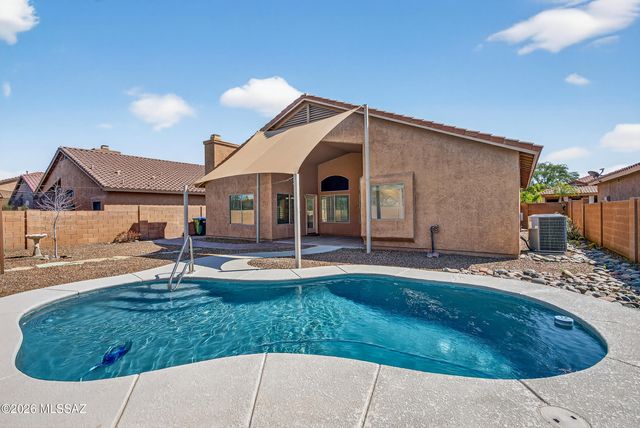 7463 N Bradstreet Drive, Tucson, AZ 85743