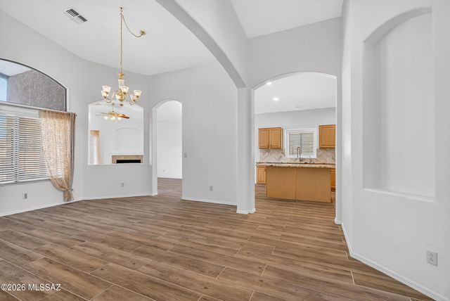 7463 N Bradstreet Drive, Tucson, AZ 85743