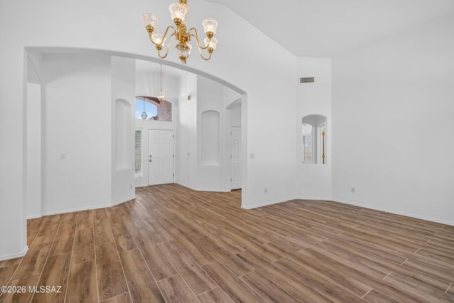 7463 N Bradstreet Drive, Tucson, AZ 85743