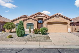 7463 N Bradstreet Drive, Tucson, AZ 85743