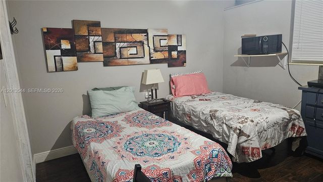 830 NE 159th St Studio, North Miami Beach, FL 33162