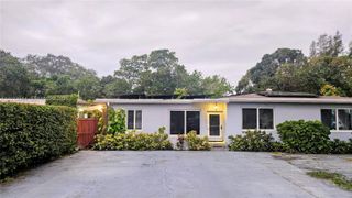 830 NE 159th St Studio, North Miami Beach, FL 33162