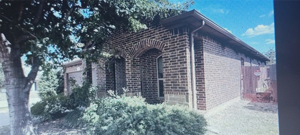 333 Branding Iron Trail, Fort Worth, TX 76131